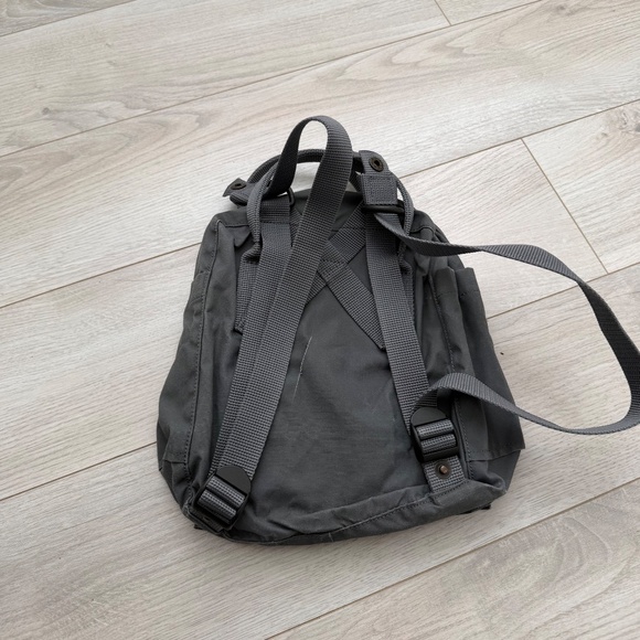 Fjallraven Kanken Mini Backpack in Grey - Picture 7 of 7